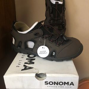 NWT/In box Boys Sonoma sandals Water Friendly